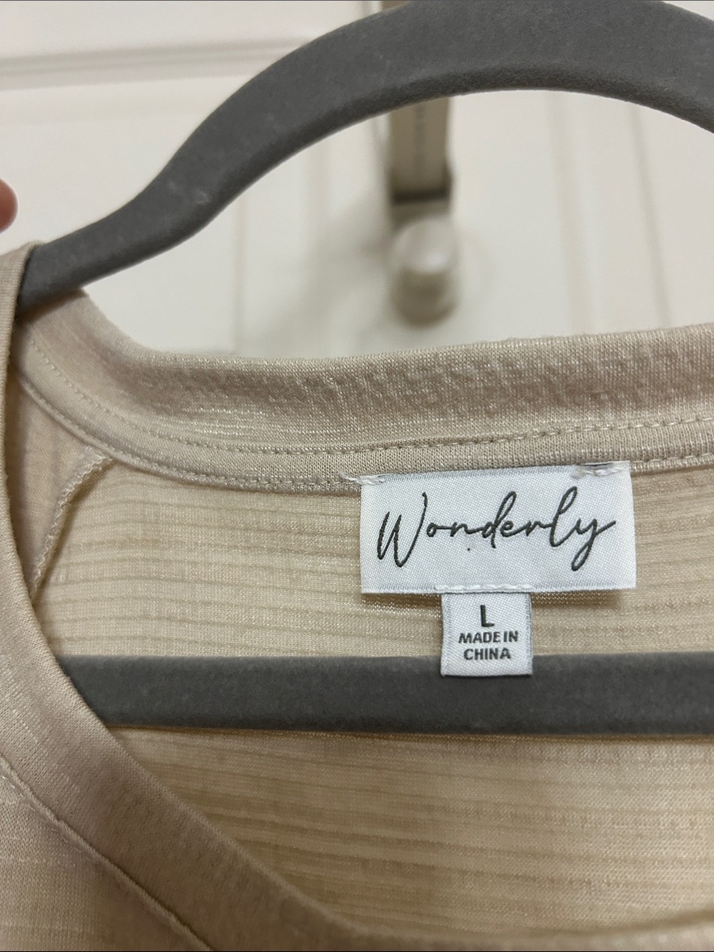 Wonderly Light Sand Ruffle Short Sleeve Top Tan Lightweight Relaxed Fit Comfy L - Picture 2 of 7